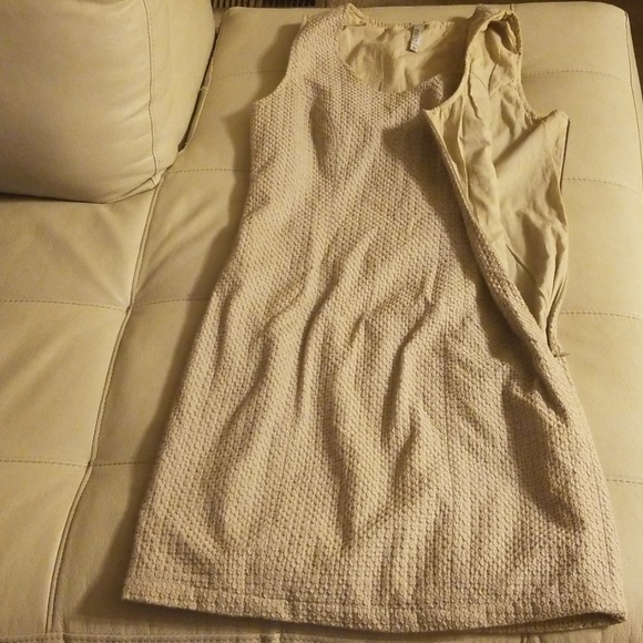 Miilla Shift Dress - Picture 2 of 4